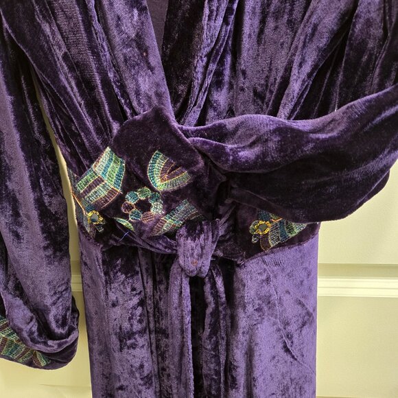 Vintage Soft Surroundings Purple Rayon Embroidered Robe - Picture 6 of 11
